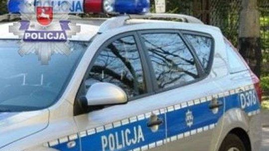 Kierowca audi wypadł z drogi i uderzył w skarpę. Nie żyje