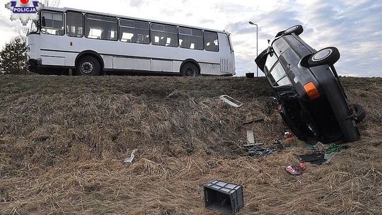 Kierowca autobusu wymusił pierwszeństwo. Jedna osoba w szpitalu