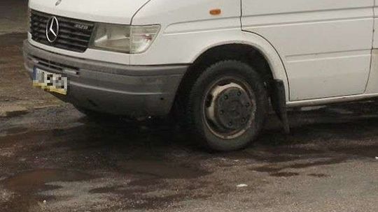 Kierowca busa do pasażerów: "Szybciej ku..a, wchodzić!". "Tablicy ku..a nie widzisz?!" (list)