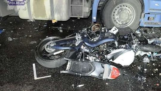 Kierowca ciężarówki nie ustąpił pierwszeństwa. 22-letni motocyklista zginął na miejscu