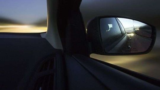 Kierowca: człowiek leżał na drodze. Zginął po przejechaniu