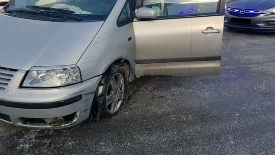 Kierowca jechał na samej feldze. Miał ciekawe wyjaśnienie