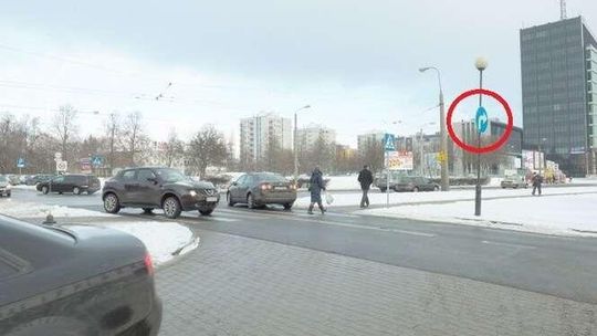 Kierowca kontra drogówka. "Ustąpili mi pierwszeństwa, później chcieli dać mandat"