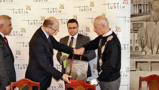 Kierowca MPK uratował pasażerów. Dostał nagrodę