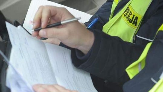 Kierowca nie miał prawa jazdy, mandat dostał pasażer