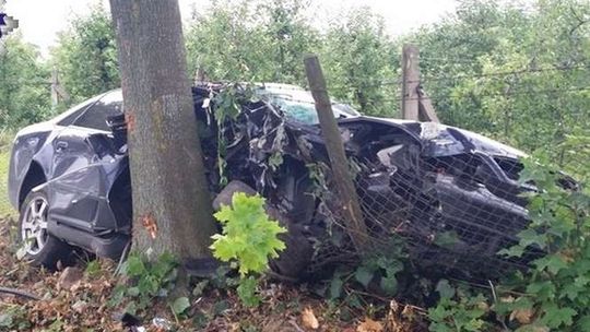 Kierowca nie zatrzymał się na "stopie" i wjechał w audi. 30-latek trafił do szpitala