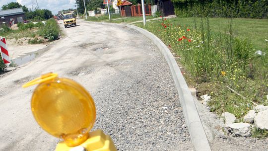 Kierowca pobił się z mieszkańcem. Osiedlowa walka o progi 