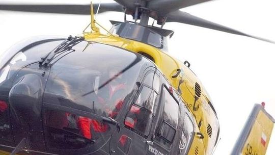 Kierowca potrącił ojca prowadzącego wózek z dzieckiem. Niemowlę zmarło