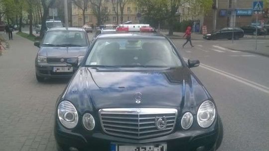 Kierowca taksówki potrącił kobietę na ul. Akademickiej