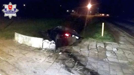 Kierowca "zaparkował" w rowie melioracyjnym