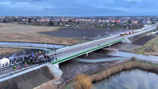 Kierowcy jeżdżą zbyt szybko nowym mostem? Radny pyta ograniczenie do 70 km/h 