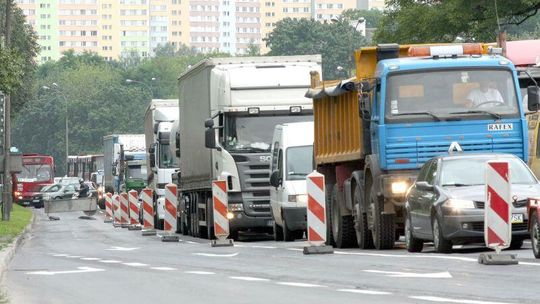 Kierowcy mają dość ciężarówek, będą kontrole policji