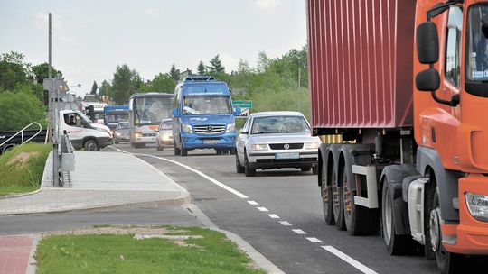 Kierowcy ominą Szczebrzeszyn, jadąc obwodnicą. "Przez środek miasta przetacza się cała masa ciężarówek"