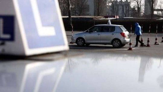 Kierowcy pytają: Czy znikną kursy redukujące 6 punktów karnych? 