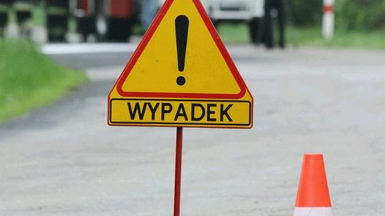 Kierz: Dachowanie opla, kierowca zginął