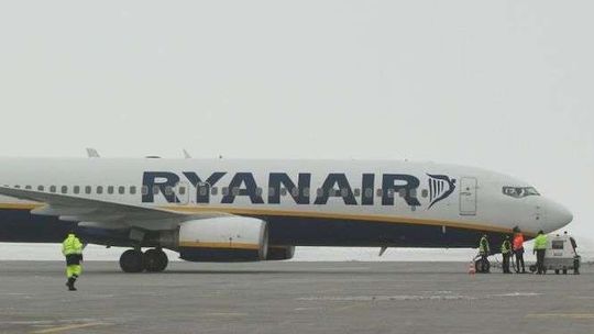 Kilka godzin opóźnienia samolotu Ryanair. "Przyczyny operacyjne"