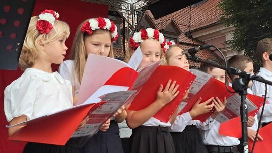 Kilka minut po Godzinie W. "Z młodej piersi się wyrwało..."