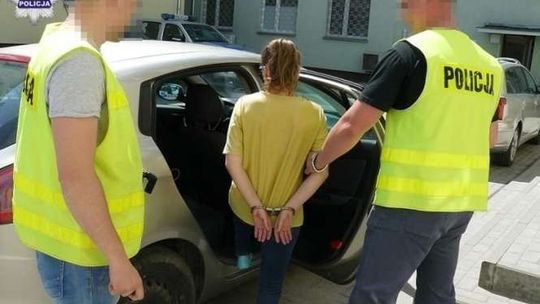 Kilka razy wbiła nóż bratu i uciekła. Miała 1,9 promila alkoholu