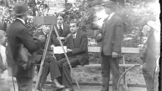 Kim był autor zdjęć znalezionych na poddaszu kamienicy przy Rynku 4? Portret pamięciowy