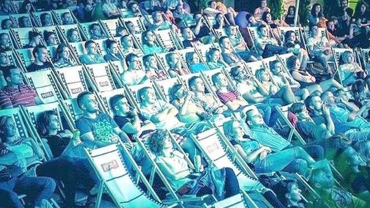 Kina plenerowe. Sprawdź, gdzie oglądać seanse "pod chmurką"