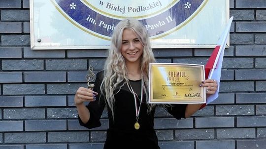 Kinga Linkiewicz podbiła Bukareszt. Młodej wokalistce pomogła uczelnia z Białej Podlaskiej