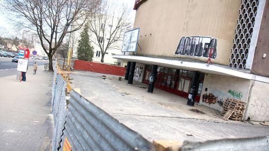 Kino Kosmos czeka, ale lata nie dożyje 