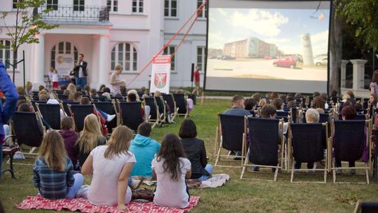 Kino plenerowe w parku. Zagłosuj na film 