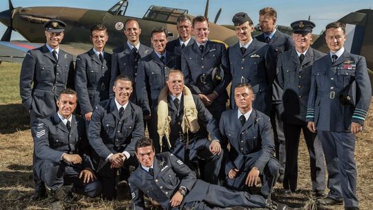 Kino w Bramie: "Każdemu wolno kochać" i "Dywizjon 303"