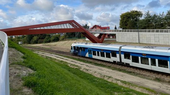 Kładka nad torami otwarta. Lubartowianie długo na to czekali [zdjęcia]