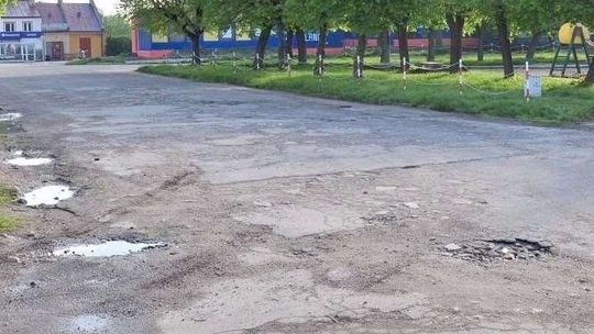 Kładką nad ul. Lubelską.  Biorą się za ostatni plac w Łęcznej