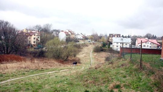 Kładka potrzebna od zaraz. Gdzie piesi czekają na przejścia?