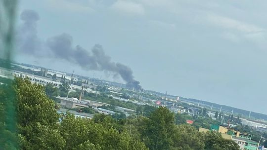 Kłęby dymu przy Metalurgicznej. Wiadomo, co się pali 