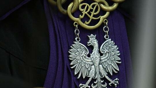 Klienci poskarżyli się na prawnika. Sąd wysłał list gończy