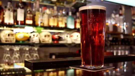 Klient kupi piwo w pubie tylko po podaniu nazwiska i danych kontaktowych