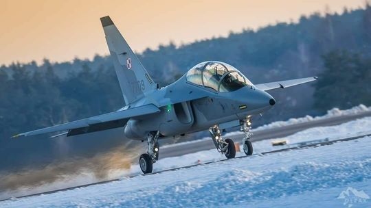 ﻿Kłopoty następcy "Iskry". Odrzutowce nadal uziemione