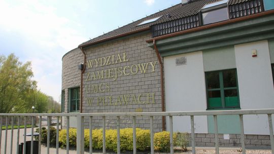 Kłopoty puławskiej uczelni? Na stole "różne warianty", a zdaniem radnego grozi jej upadek