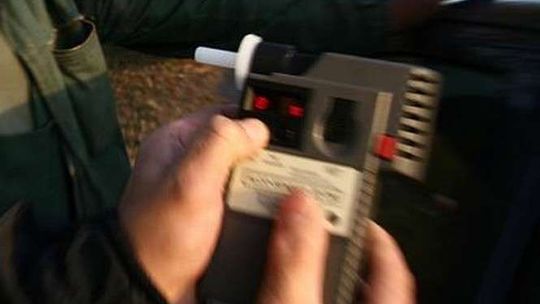 Kluczyki schował w majtkach. Proponował policjantom po 1000 zł