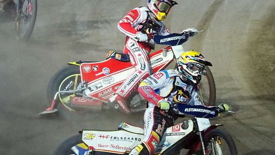 KM Cross z warunkową licencją 