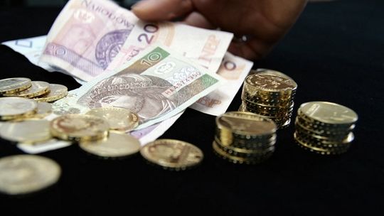 Kobieca mafia w banku. Z kont zniknęły 3 miliony