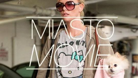 "Kobieta na skraju dojrzałości" w Miasto movie latem