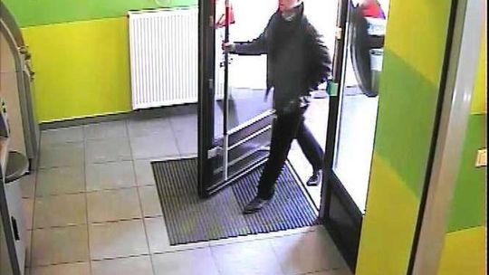 Kobieta okradziona w szpitalu. Kto rozpoznaje tego mężczyznę?