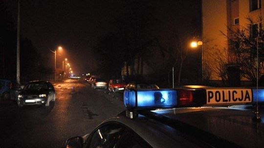 Kobieta potrącona przez dwa samochody. Zginęła na miejscu