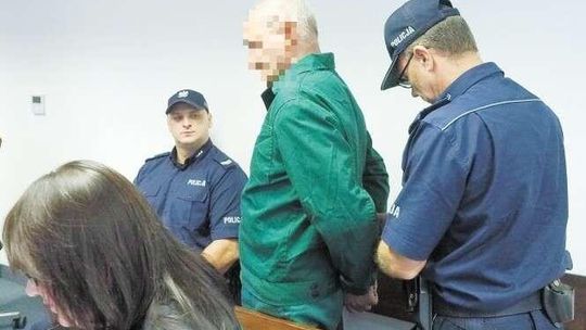 Kobieta przeżyła atak siekierą, bo udawała martwą. Ruszył proces jej męża