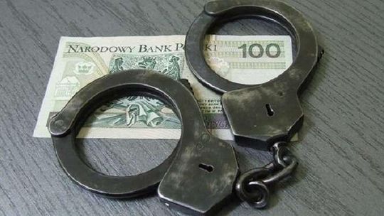 Kobieta wynajęła znajomej mieszkanie, a ta z wdzięczności... ją okradła