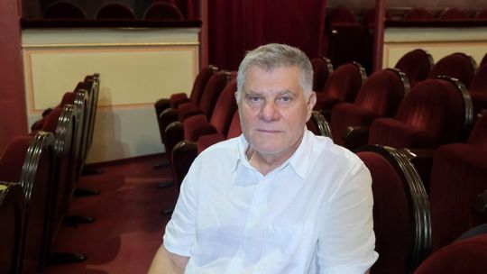 "Kochajmy się, dopóki mamy złudzenia". Reżyser o spektaklu „Małe zbrodnie małżeńskie” w Teatrze Osterwy