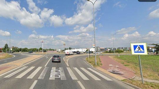 Kocie oczka zamrugają na przejściu dla pieszych. Będą utrudnienia na DK2