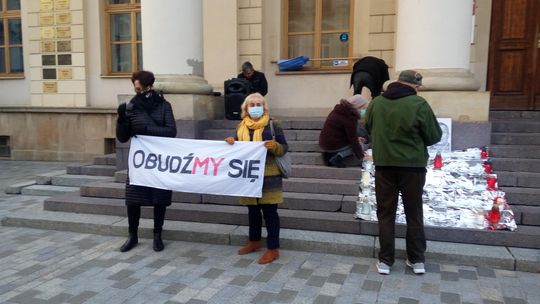 KOD w Lublinie uczcił pamięć Piotra Szczęsnego