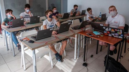 Koduj z gigantami. Trwają zapisy