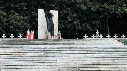 Kogo zabili przy „Dębie Straceń”? W Puławach możliwe ekshumacje