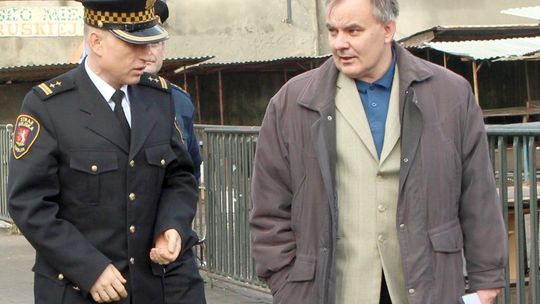Kokosy rosną… na dworcu. Prezes LFOZ zarobił 137 tys. zł